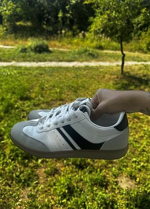 Стильні базові кросівки 👟 39р. promod