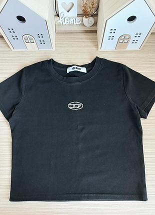 Черная базовая футболка