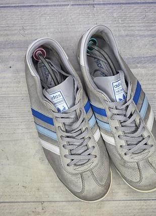 Кроссовки adidas 3