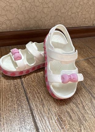 Дитячі сандалі crocs c 9