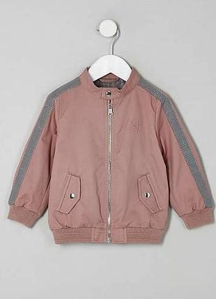 Детская курточка river island в идеальном состоянии. размер на 1-3 мес.