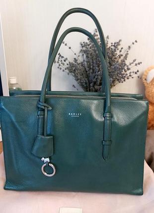 Женская изумрудная сумочка из натуральной кожи radley