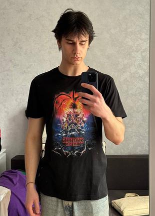 Футболка cropp stranger things