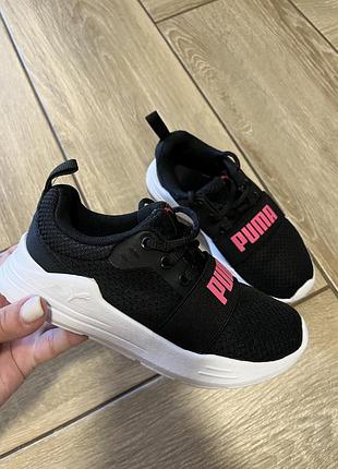 Кросівки на дівчинку puma
