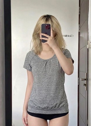 Швидкосохнуча 🏃‍♀️ h&m sport 👕 спортивна футболка сіра 🧘‍♀️ фітнес йога залу