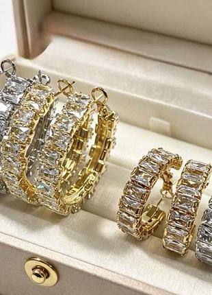 Сережки кільця з камнем swarovski медична сталь