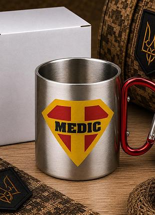 Металлическая кружка с карабином для военного медика medic