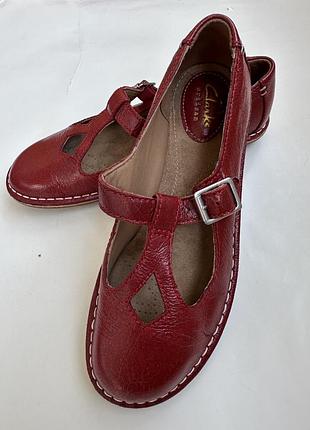 Туфлі натуральна шкіра,clarks