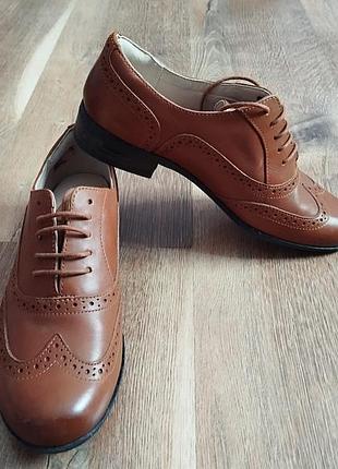 Туфлі броги від clarks колекція narrative