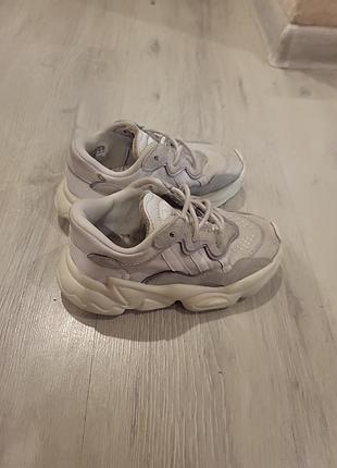 Дитячі кросівки adidas ozweego