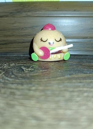 Коллекционная мини-фигурка бургер из банджо shopkins mose toys
