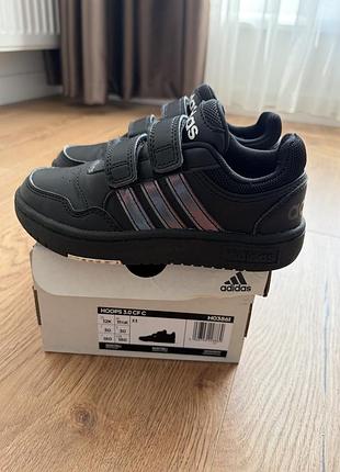 Кросівки adidas, оригінальні, 30 розмір