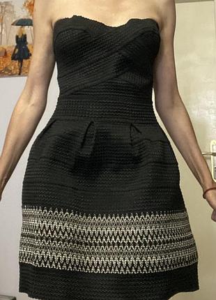 Tallying weijl чудове чорне коктельне плаття з декорацією