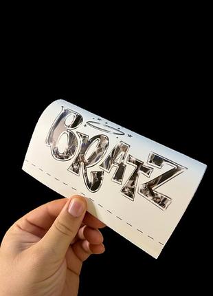 Наклейка - бирка на авто " bratz " - бирка - мини-этикетка - подарок на авто - декорация на авто