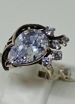 Серебряная кольца с фианитами.