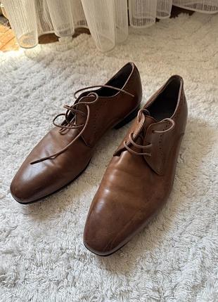 Чоловічі класичні туфлі, розмір 39-40, hugo boss