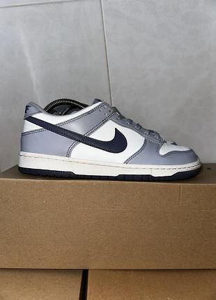 Кросівки nike dunk low унісекс, розмір 38.5, сірі/білі/сині