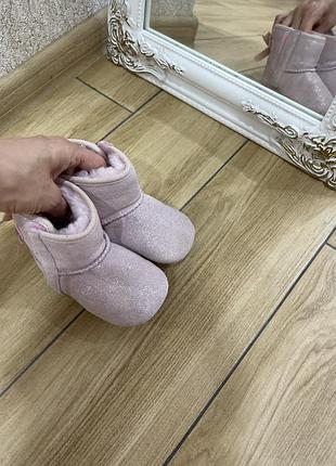 Дитячі ugg на дівчинку 20.5