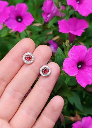 Серебряные серьги с гранатом