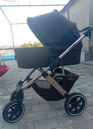 Продам детскую коляску, практически как новая. пользовались очень мало, поскольку ребенок не решил в ней ездить.
в комплекте есть все необходимое.