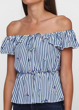 Нежная блуза, топ с открытыми плечами missguided