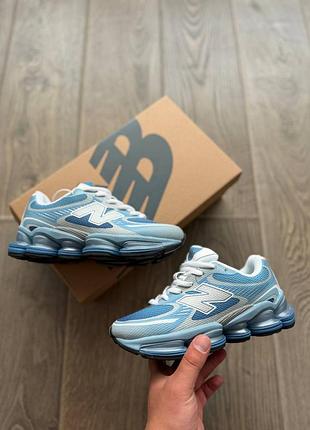 Стильные женские кроссовки new balance 2000 triple blue