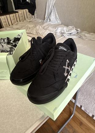 Кросівки off-white low vulcanized canvas black/white — 43 розмір
