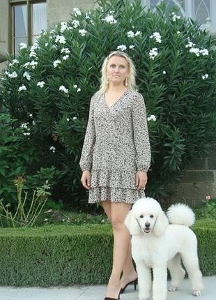 Сукня-міні zara чорно-білого кольору з дрібним анімалістичним або квітковим принтом