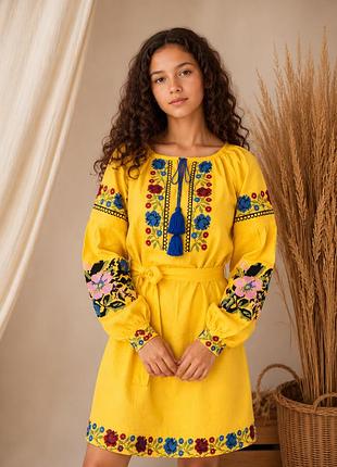 Вышитое платье для девочки с ласточками,146-152 см