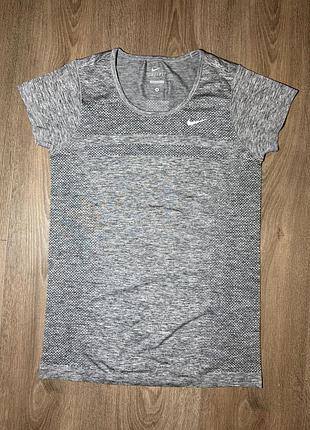 Спортивна жіноча сіра футболка nike dri-fit оригінал,для бігу, фітнесу