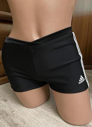 Оригінальні жіночі шортики adidas