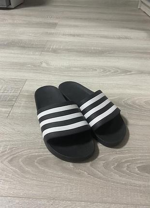 Шльопанці adidas 39 р