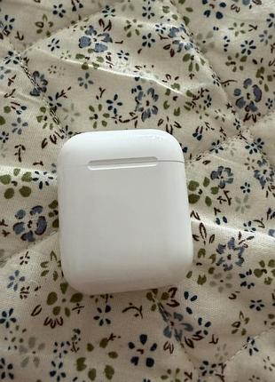 Airpods 2 , стан нормальний ,але правий навушник швидко розряджається