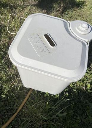 Біла малютка пральна машинка агат