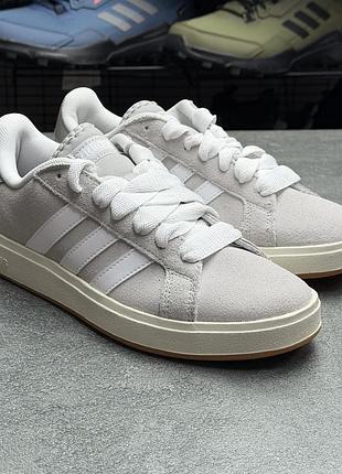 Сірі кросівки adidas ih6185
