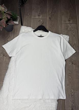Футболка uniqlo