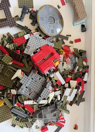 Деталі від конструкторів mega block