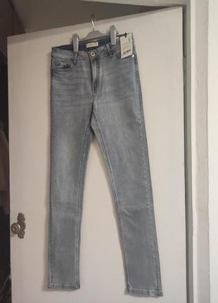 Женские светло- голубые джинсы slim 26 р