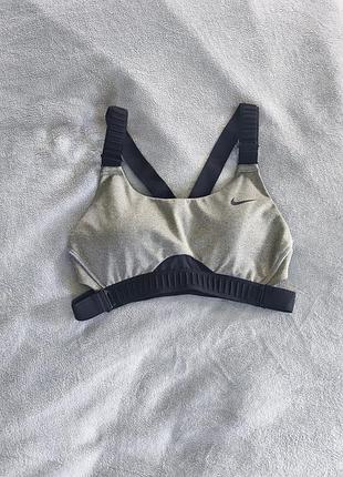 Классный топ nike. имеет регулировку