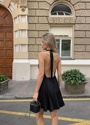 Платье халтер с открытой спиной