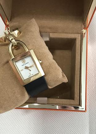 Отличные часы tory burch