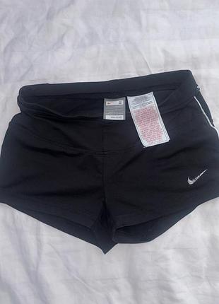 Короткі шорти-велосипедки nike