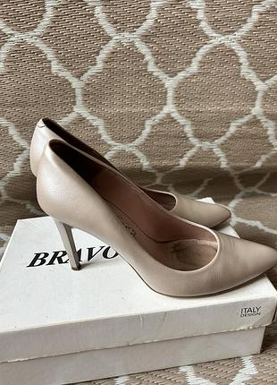 Туфлі bravo moda 39 р. | натуральна шкіра | italy design | бежеві човники
