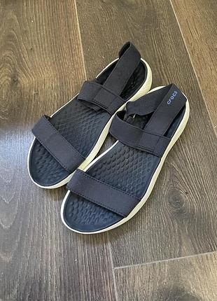 Босоніжки crocs