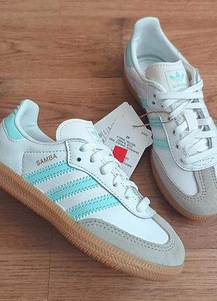 Новые кожаные adidas samba р29 длина стельки по факту 18.5см.