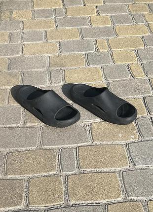 Оригінальні шльопанці crocs