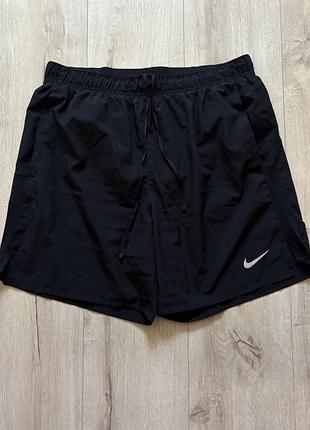 Спортивні шорти nike