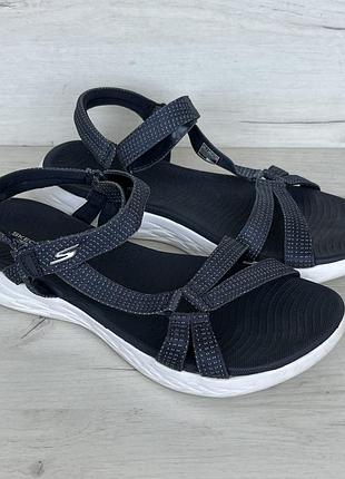 Женские сандалии skechers on the go 600 brilliancy с текстильными ремешками и белой подошвой