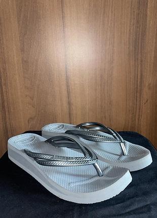 Вʼєтнамки на танкетці havaianas 38-39 розмір