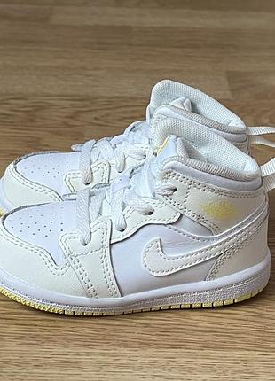 Кожаные кроссовки nike jordan оригинал 22 размер